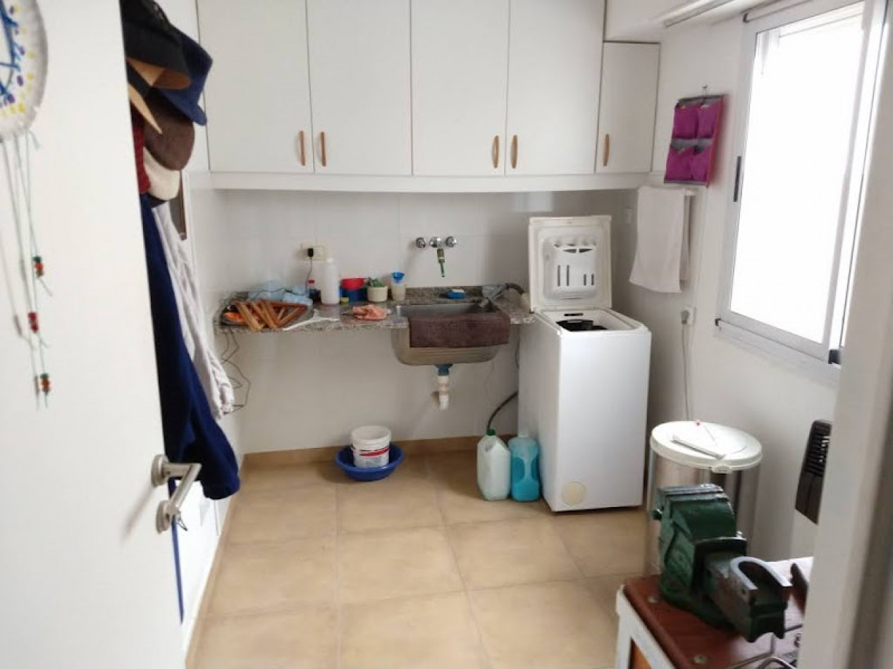 DEPARTAMENTO TIPO PENTHOUSE 4 AMBIENTES CON TERRAZA Y PARRILLA 4 AMB