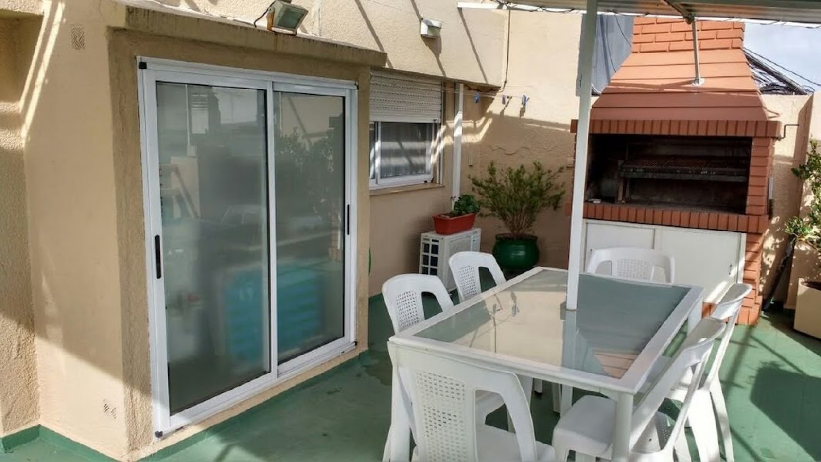 DEPARTAMENTO TIPO PENTHOUSE 4 AMBIENTES CON TERRAZA Y PARRILLA 4 AMB