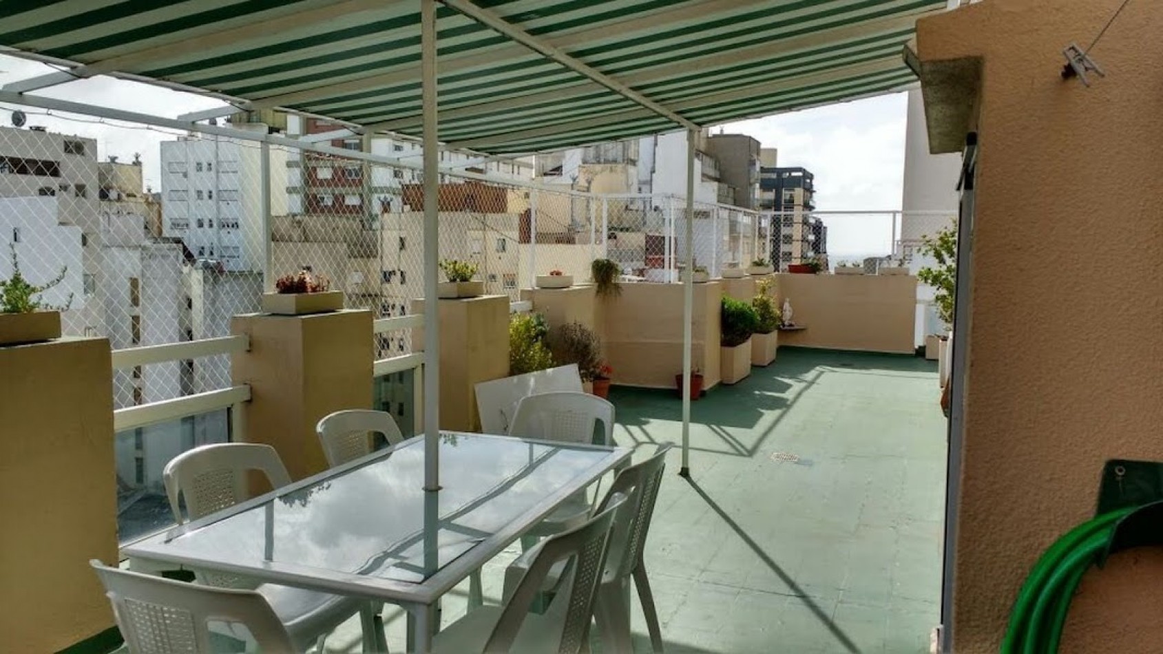 DEPARTAMENTO TIPO PENTHOUSE 4 AMBIENTES CON TERRAZA Y PARRILLA 4 AMB