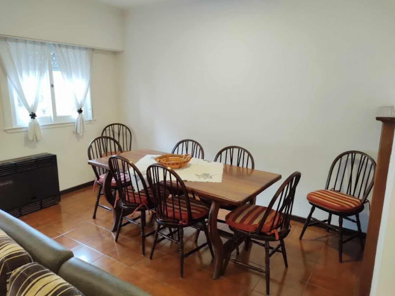 DEPARTAMENTO DE 4 AMBIENTES CON DEPENDENCIA Y CON COCHERA- LA PERLA
