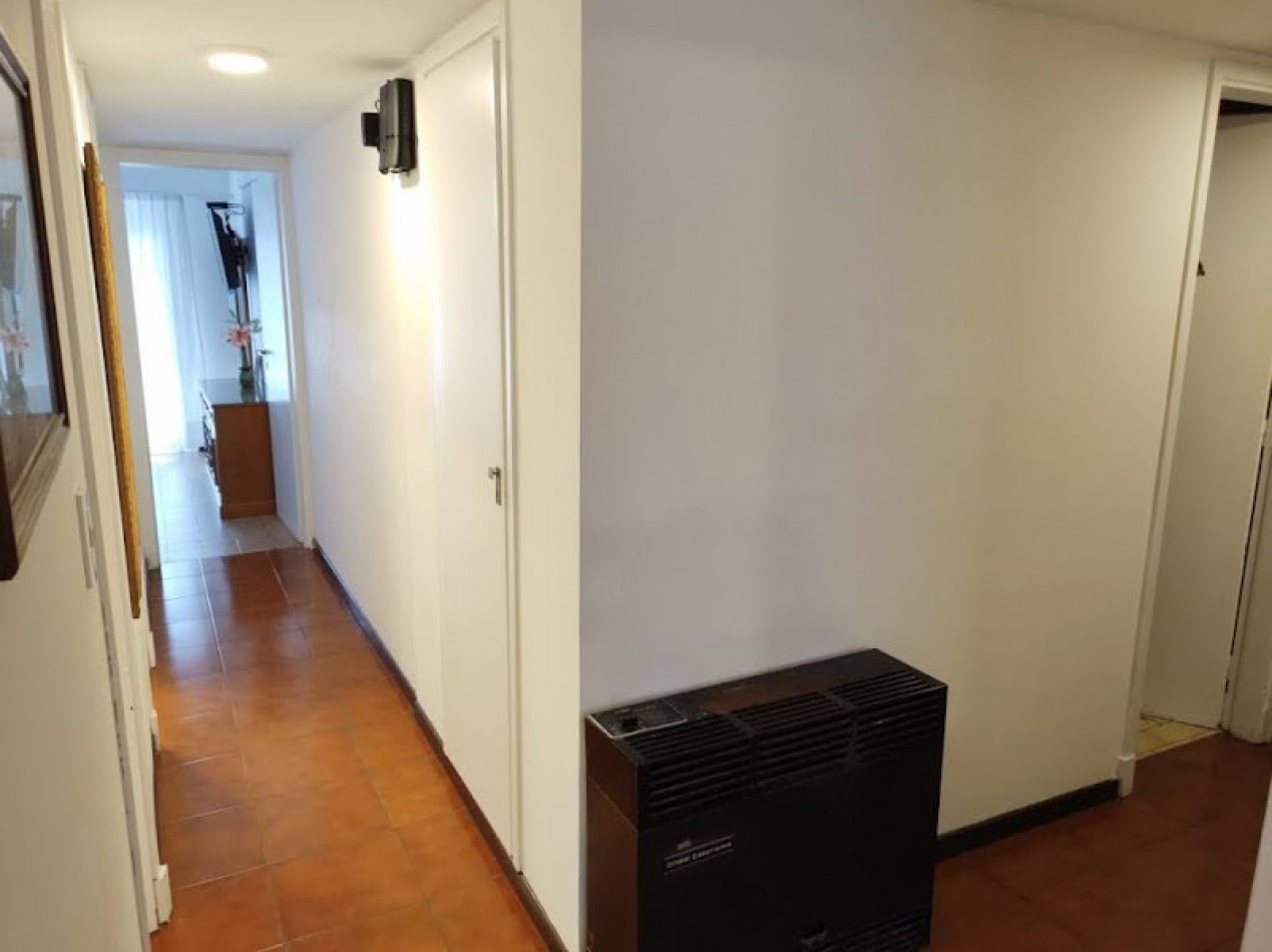 DEPARTAMENTO DE 4 AMBIENTES CON DEPENDENCIA Y CON COCHERA- LA PERLA