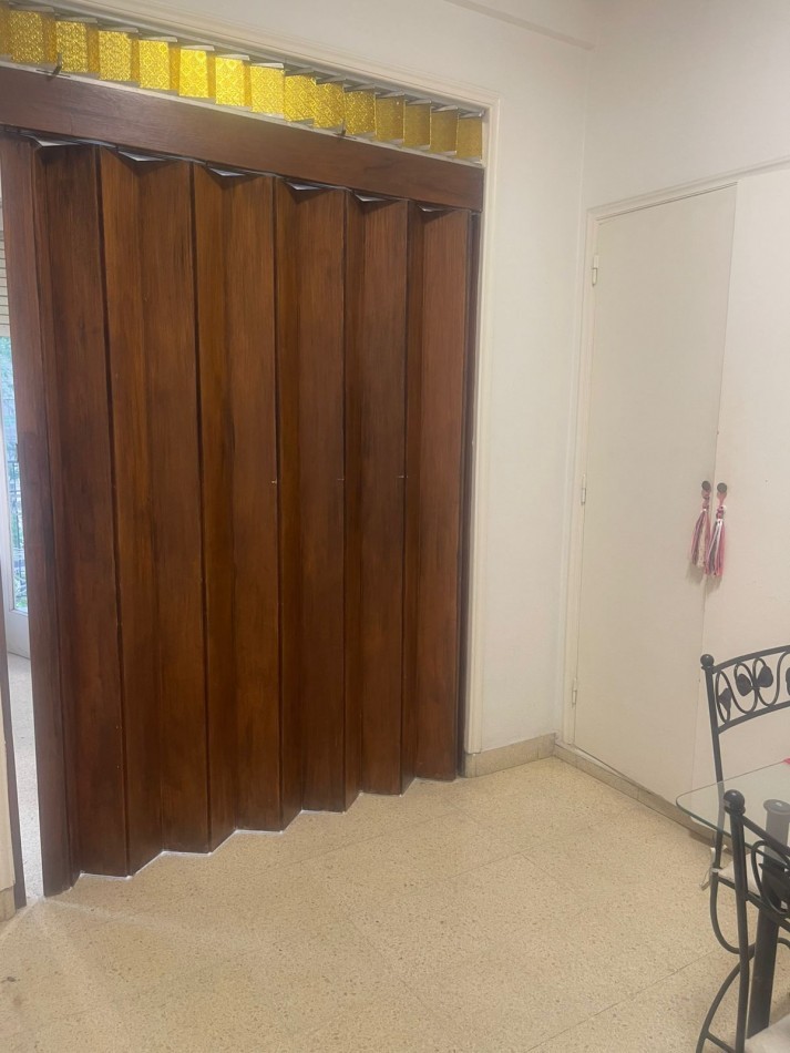 AMPLIO MONOAMBIENTE A LA CALLE C/BALCON p/ 4 personas -ZONA PASEO ALDREY