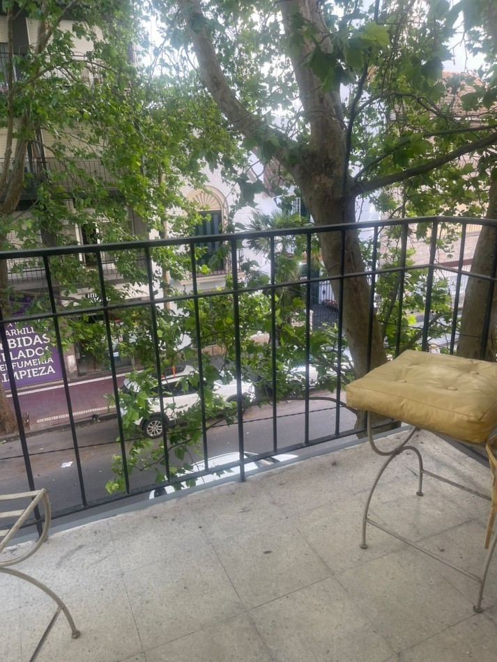 AMPLIO MONOAMBIENTE A LA CALLE C/BALCON p/ 4 personas -ZONA PASEO ALDREY