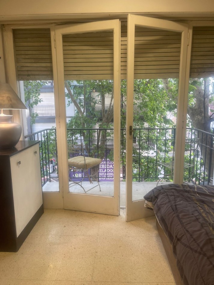 AMPLIO MONOAMBIENTE A LA CALLE C/BALCON p/ 4 personas -ZONA PASEO ALDREY