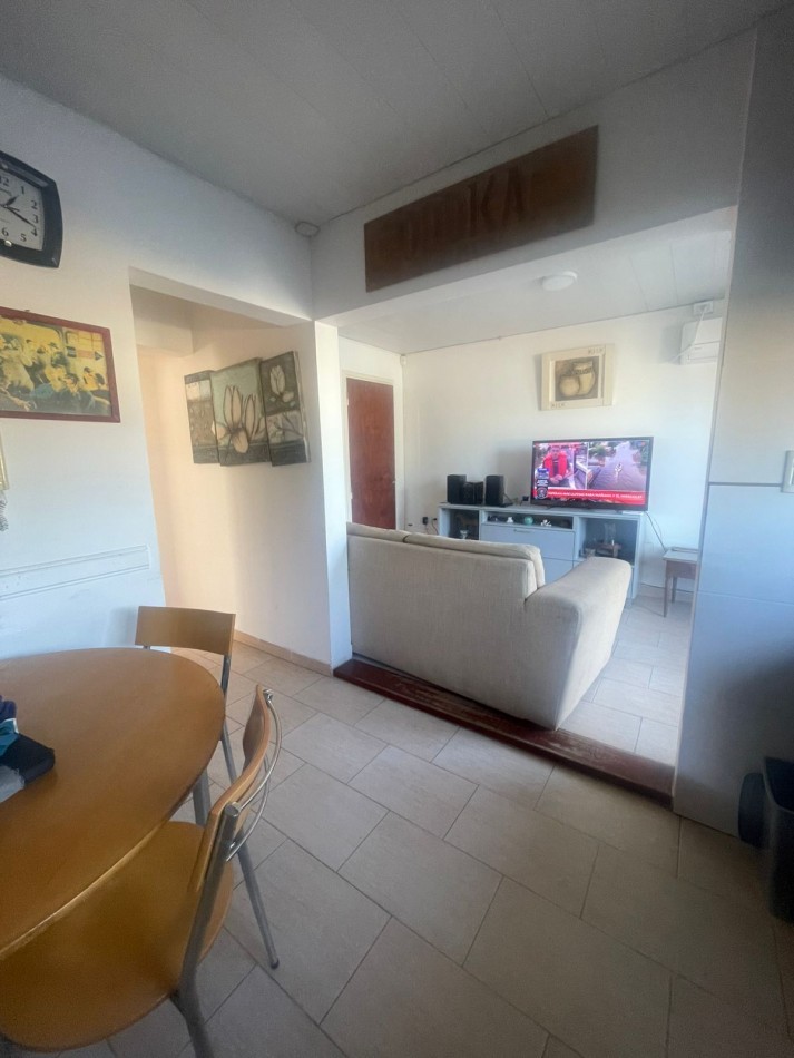 PARA 6 HUESPEDES -PH en Planta alta -3 DORMITORIOS, 2 BAÑOS -COCHERA-TERRAZA C/PARRILLA Y LAVADERO