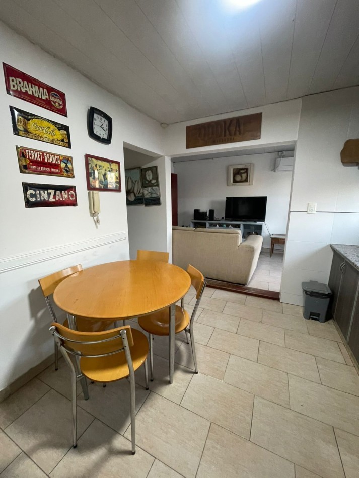 PARA 6 HUESPEDES -PH en Planta alta -3 DORMITORIOS, 2 BAÑOS -COCHERA-TERRAZA C/PARRILLA Y LAVADERO