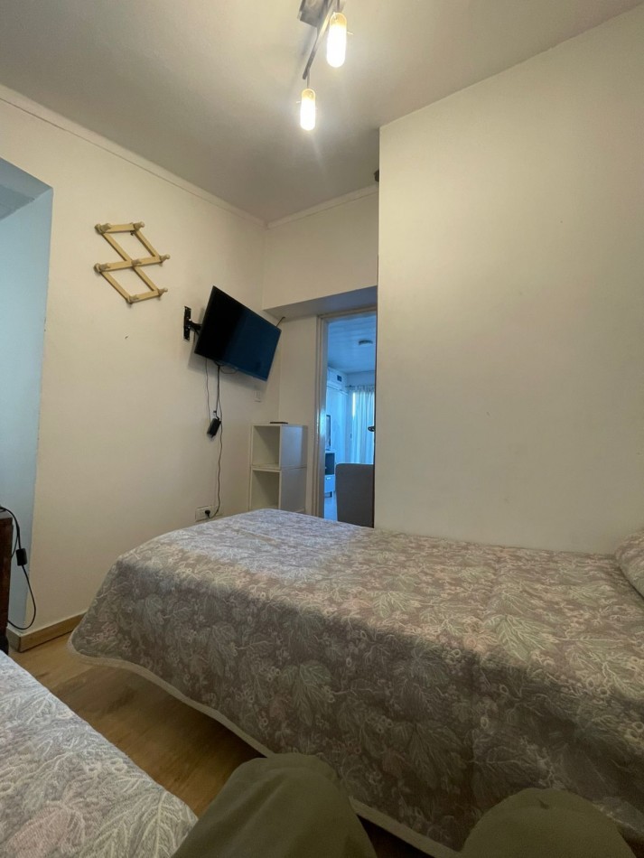 PARA 6 HUESPEDES -PH en Planta alta -3 DORMITORIOS, 2 BAÑOS -COCHERA-TERRAZA C/PARRILLA Y LAVADERO