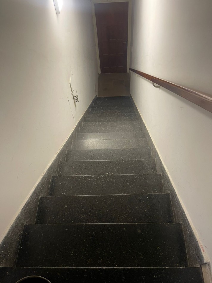 PARA 6 HUESPEDES -PH en Planta alta -3 DORMITORIOS, 2 BAÑOS -COCHERA-TERRAZA C/PARRILLA Y LAVADERO