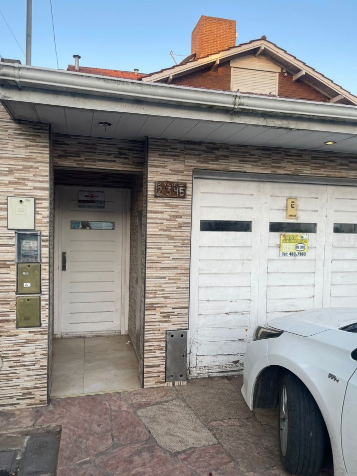 PARA 6 HUESPEDES -PH en Planta alta -3 DORMITORIOS, 2 BAÑOS -COCHERA-TERRAZA C/PARRILLA Y LAVADERO