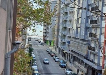 VENTA DEPARTAMENTO 2 AMB A LA CALLE CON BALCON 