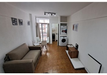 Departamento de 1 amb a la calle con balcon saliente