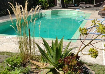 CASA CON PISCINA SOBRE DOS LOTES EN LA MEJOR ZONA DEL BOSQUE PERALTA RAMOS