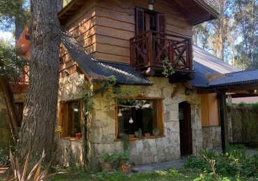 Cabaña  de Piedra -Bosque Peralta Ramos-Mar  del plata 