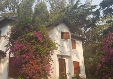 Chalet  con 2 hab. sobre 1350 m2.BOSQUE PERALTA RAMOS 
