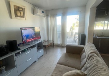 PARA 6 HUESPEDES -PH en Planta alta -3 DORMITORIOS, 2 BAÑOS -COCHERA-TERRAZA C/PARRILLA Y LAVADERO